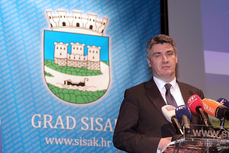 Slika /Vijesti/2014/Lipanj/4 lipanj 2014/predsjednik_vlade_u_sisku.jpg